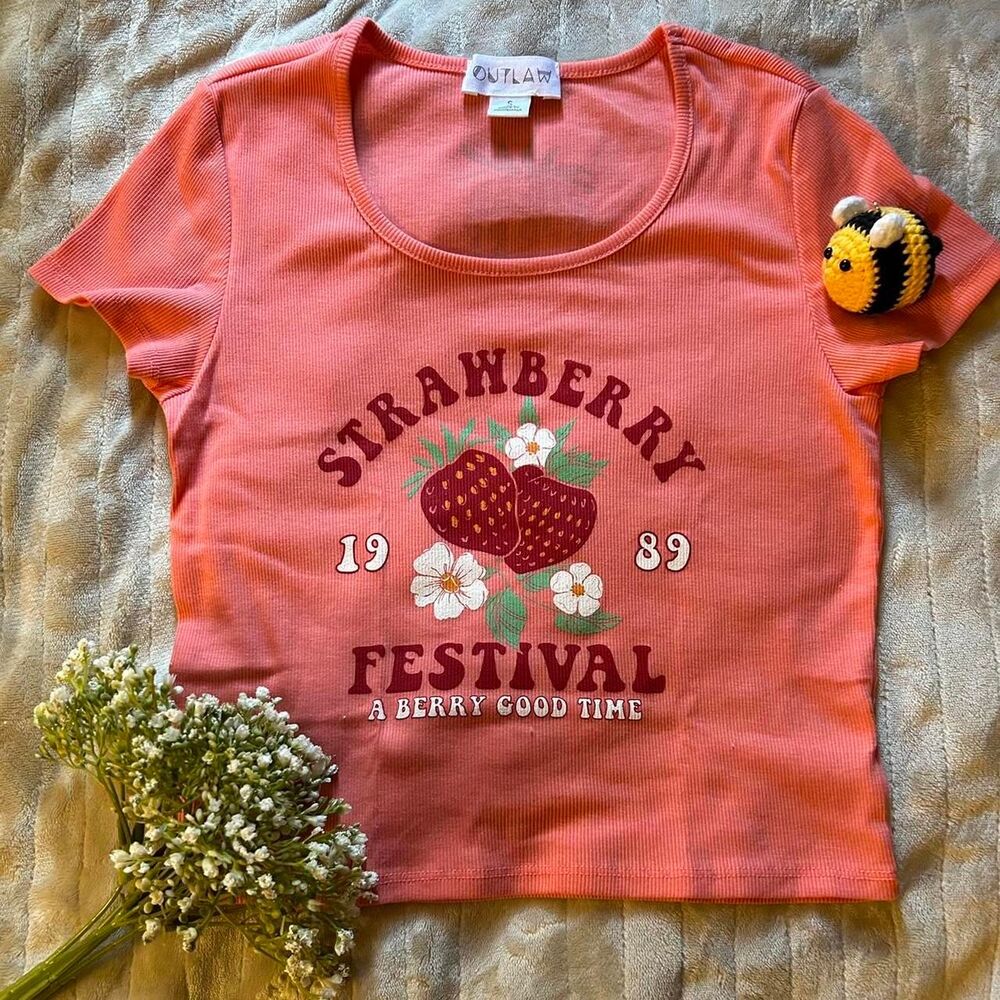 Pink Strawberry Festival 1989 Cropped Top